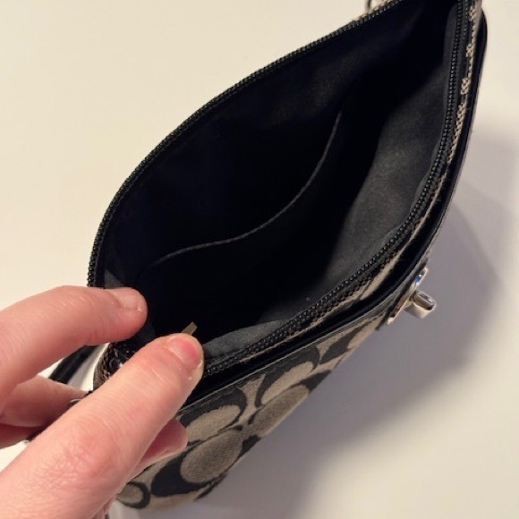 Coach Wristlet signature Monogram Black and White Purse - Picture 8 of 16